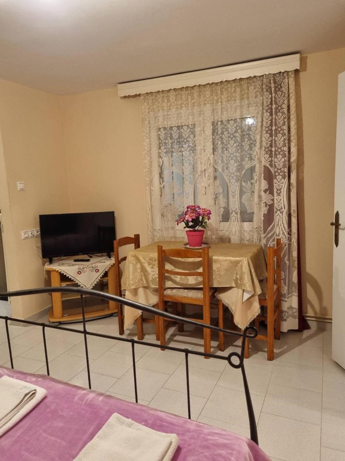 קמנה וורלה Κεντρικό, Άνετο Και Ζεστό Διαμέρισμα מראה חיצוני תמונה